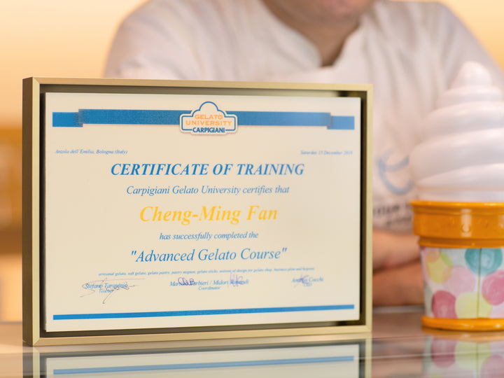 製作《金屬照片》證書．平面作品 8x12" (20.3x30.5cm) 內